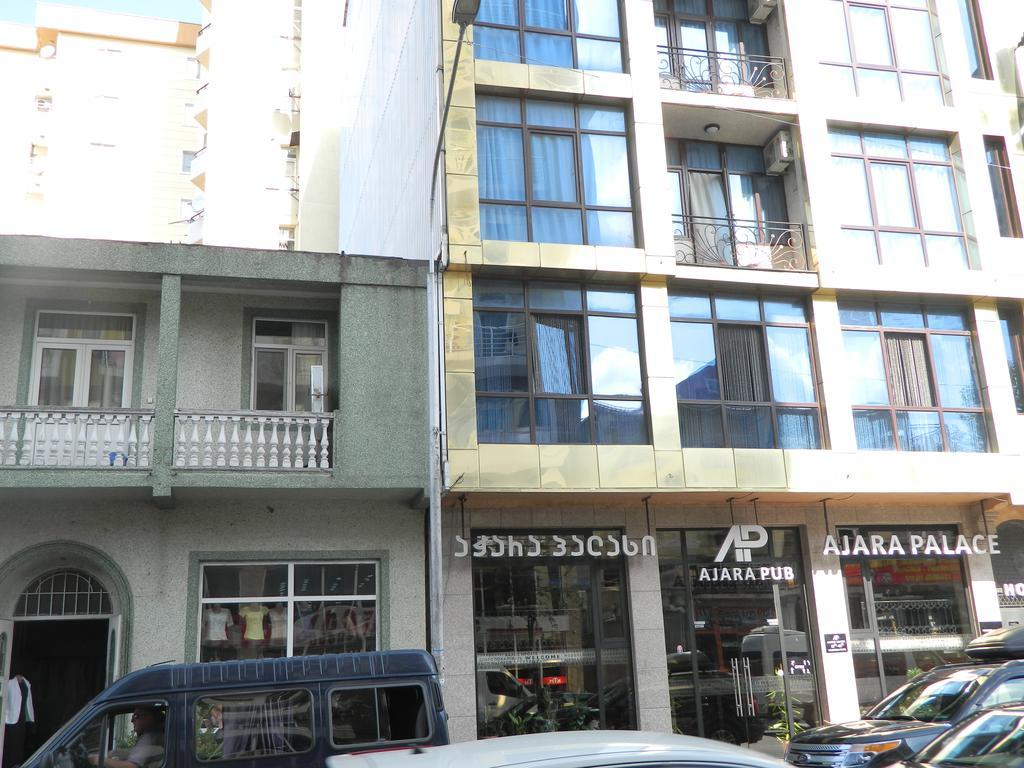 Chemi Saxli Apartment Batumi Luaran gambar
