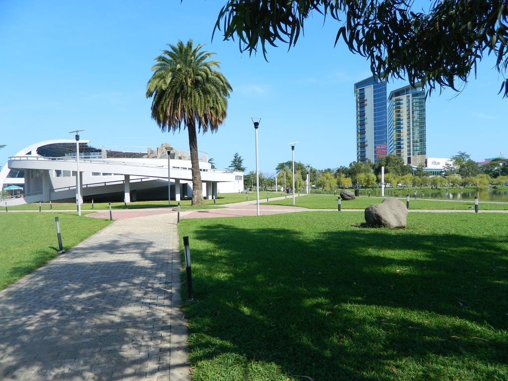Chemi Saxli Apartment Batumi Luaran gambar